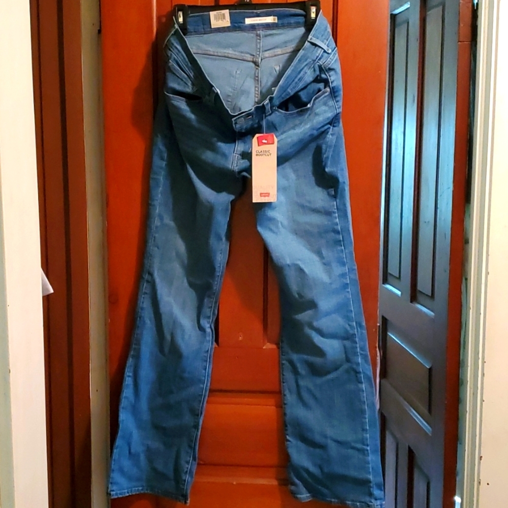 Levi's Bootcut midrise jeans. Size 12. NWT! Never worn!